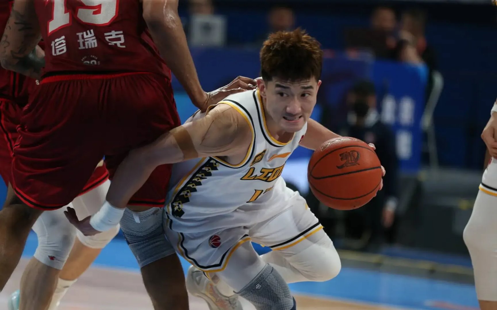 山东队鏖战江苏队，胡金秋刷新纪录